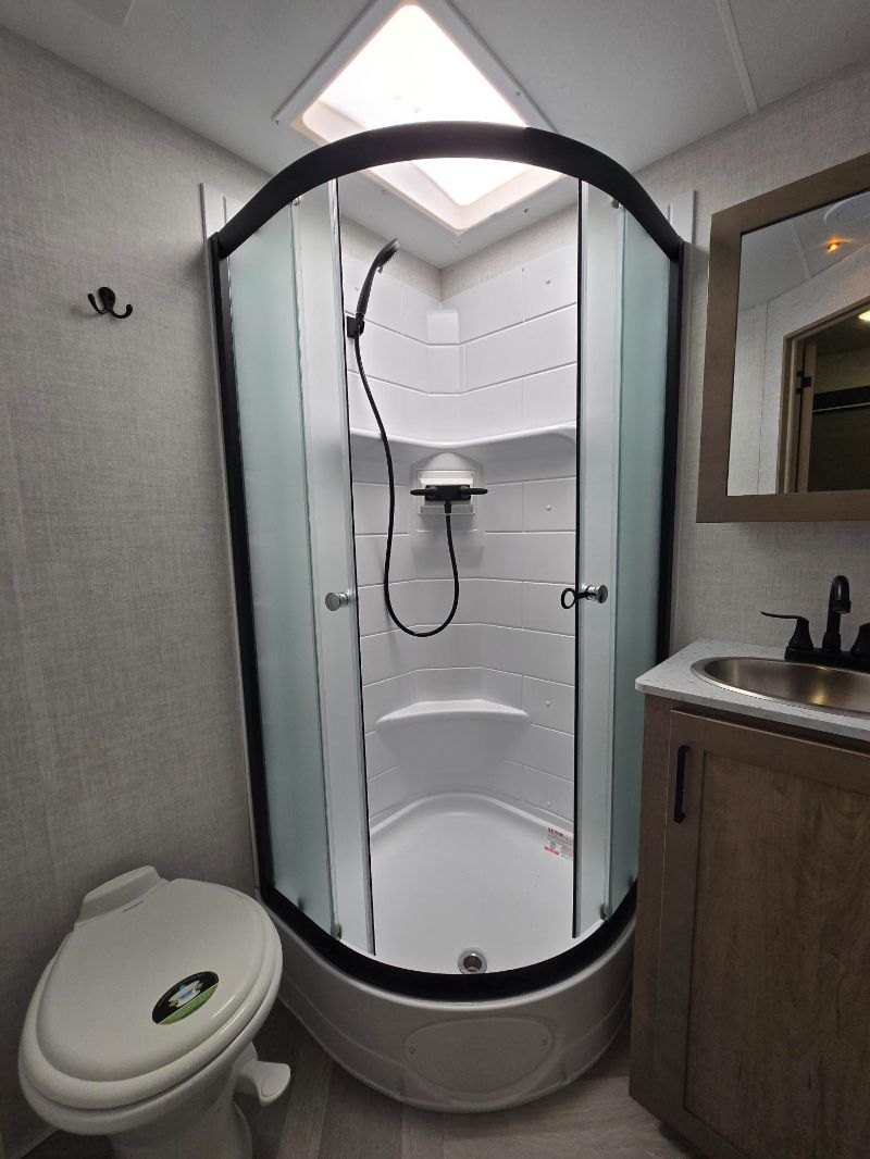 2026 Ember RV E-Series 18FBE - Image 23