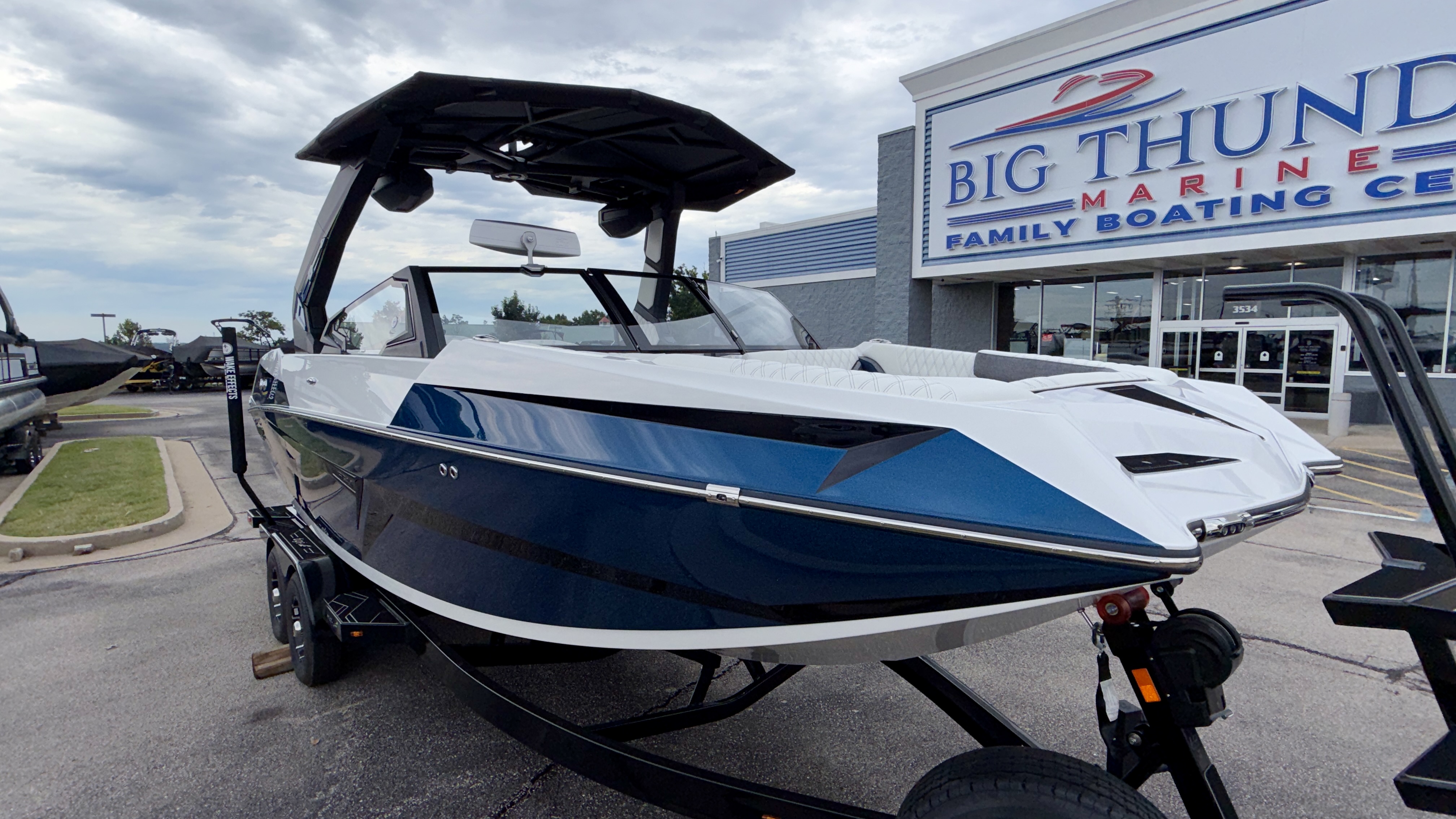 2027 Tigé  24RZX - Image 3