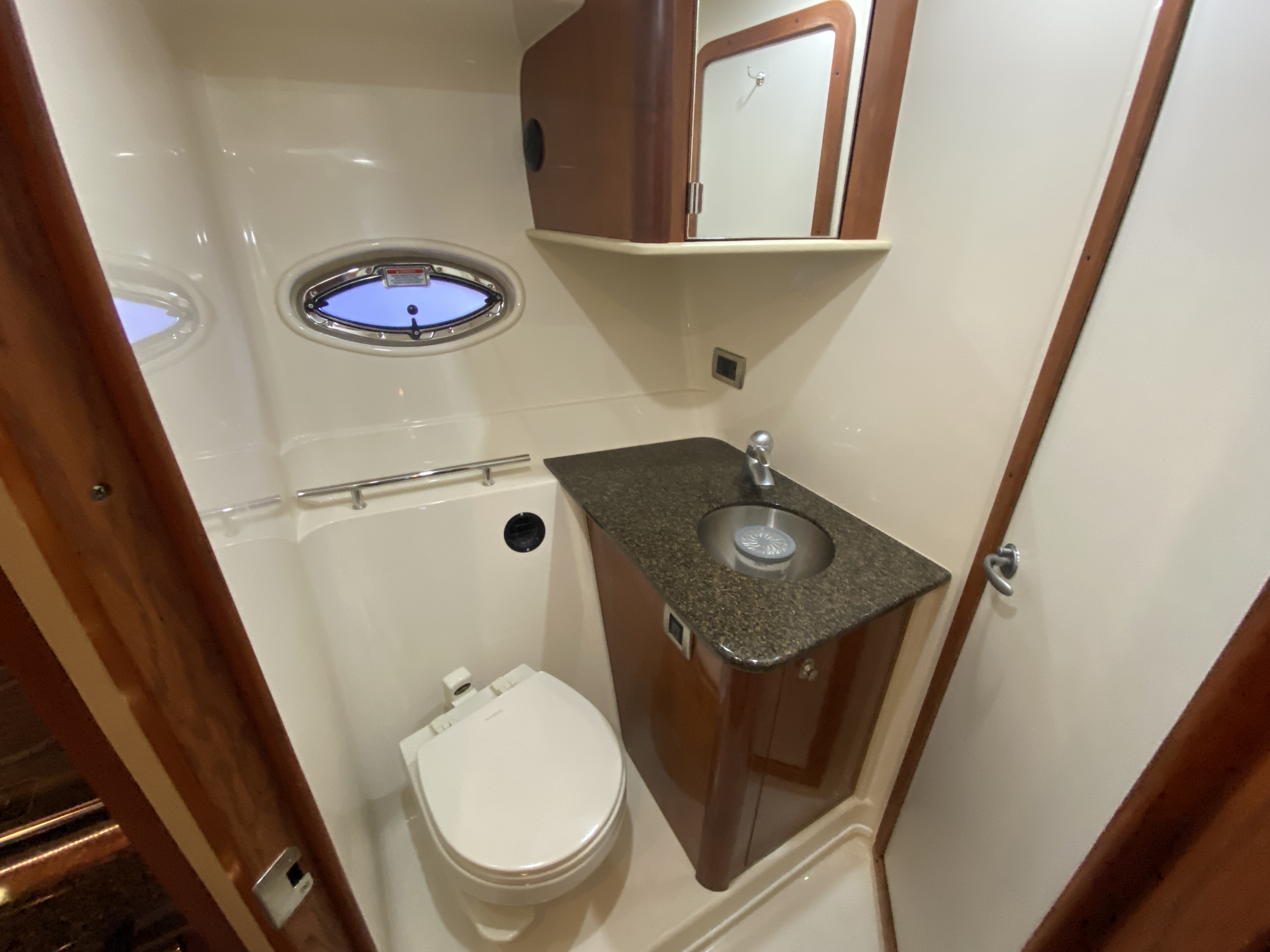 2006 Sea Ray 38 Sundancer - Image 38