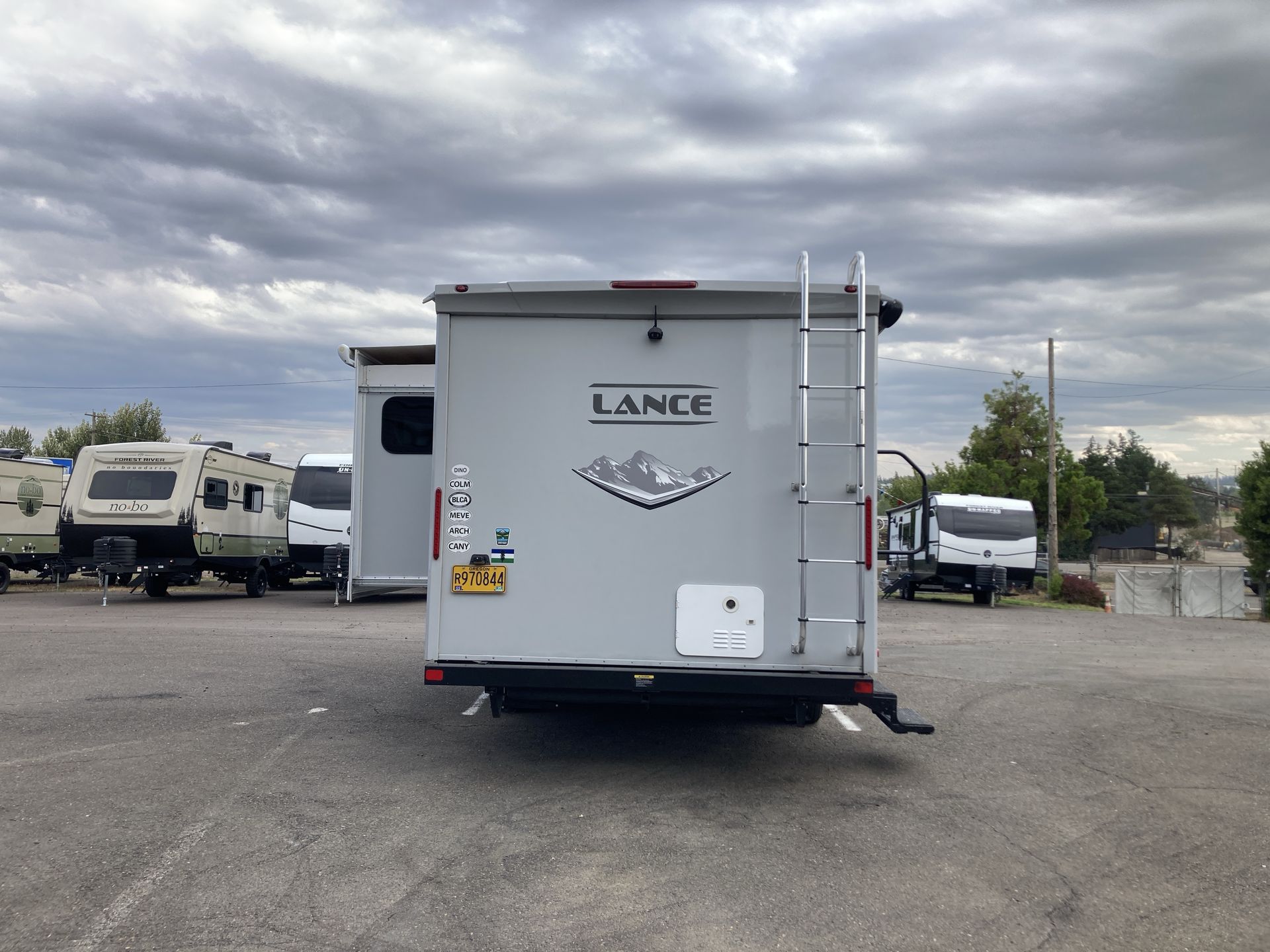 2021 Lance TT 1995 - Image 7