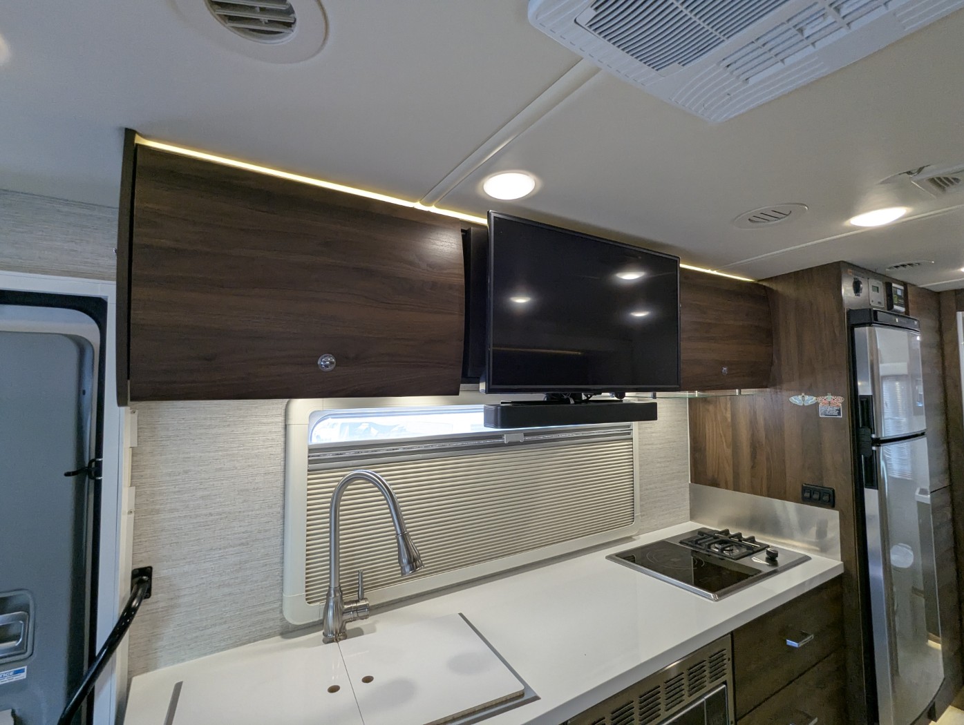 2022 Winnebago View 24D - Image 15