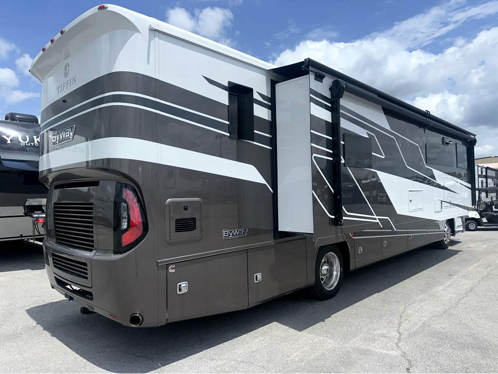 2026 TIFFIN BYWAY 38 CL - Image 4