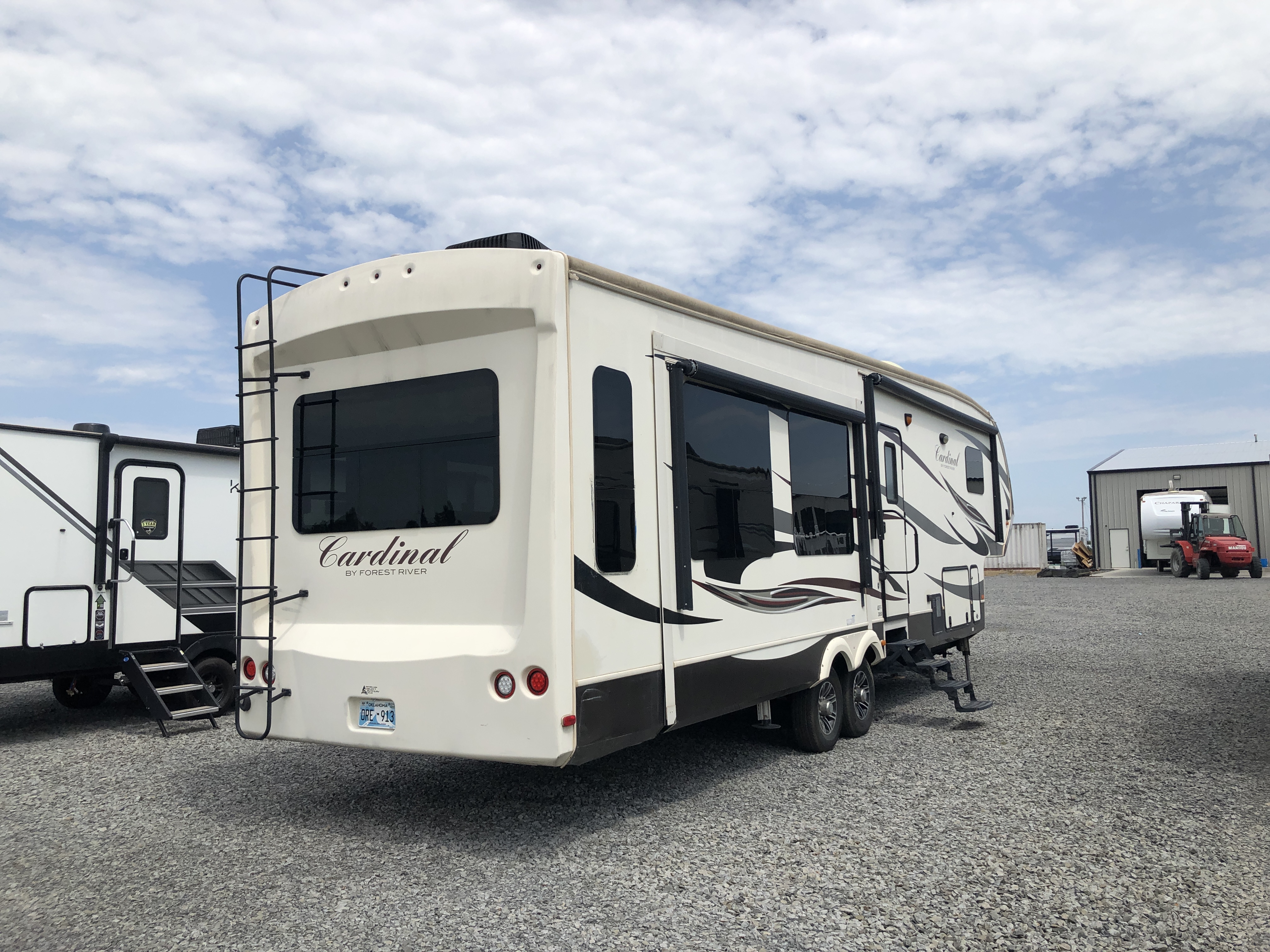 2016 Forest River Cardinal 3850RL - Image 7