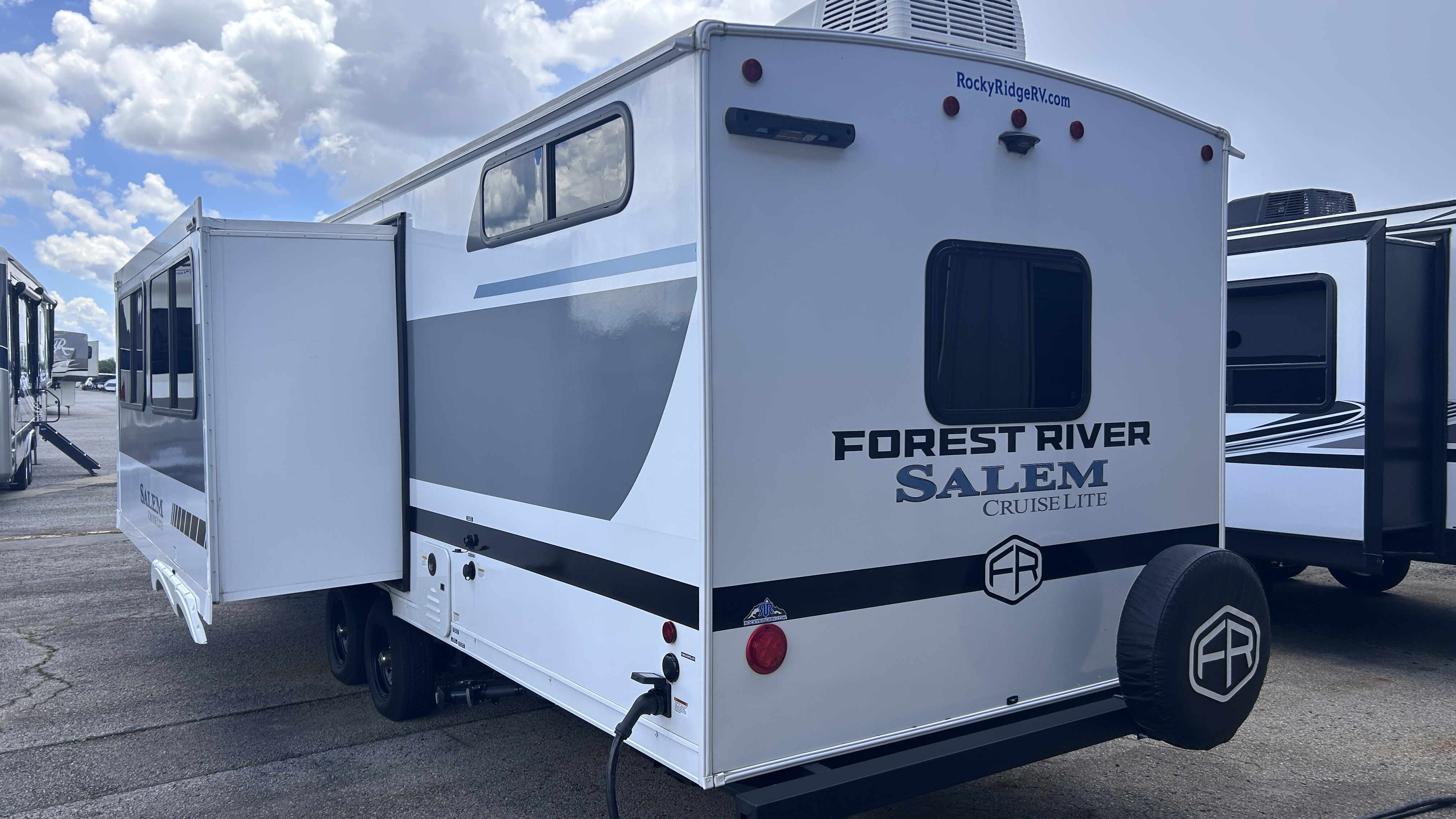 2025 Forest River Cruise-Lite Series 28VBXL - Image 4
