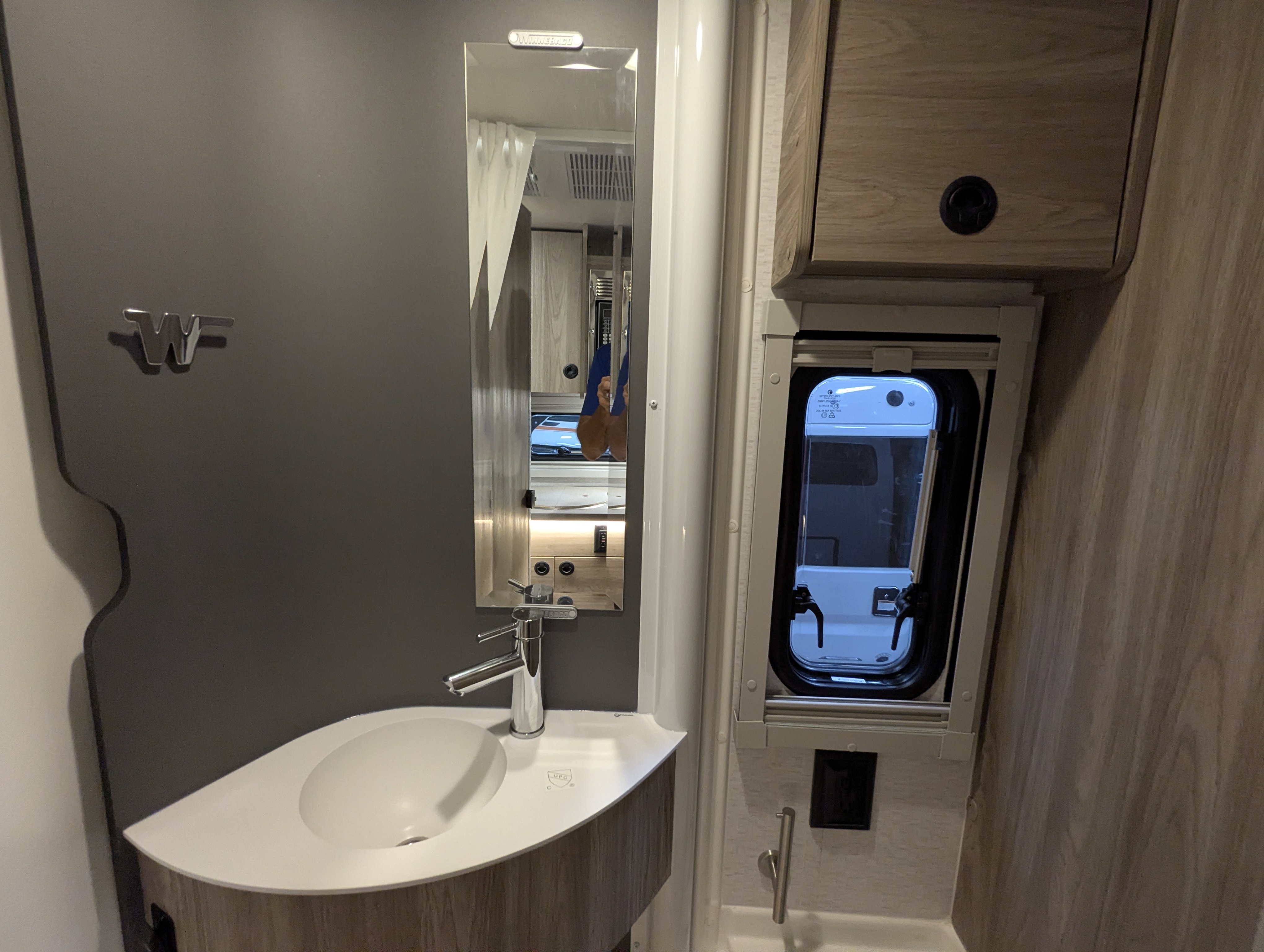 2026 Winnebago EKKO Sprinter 23B AWD - Image 20
