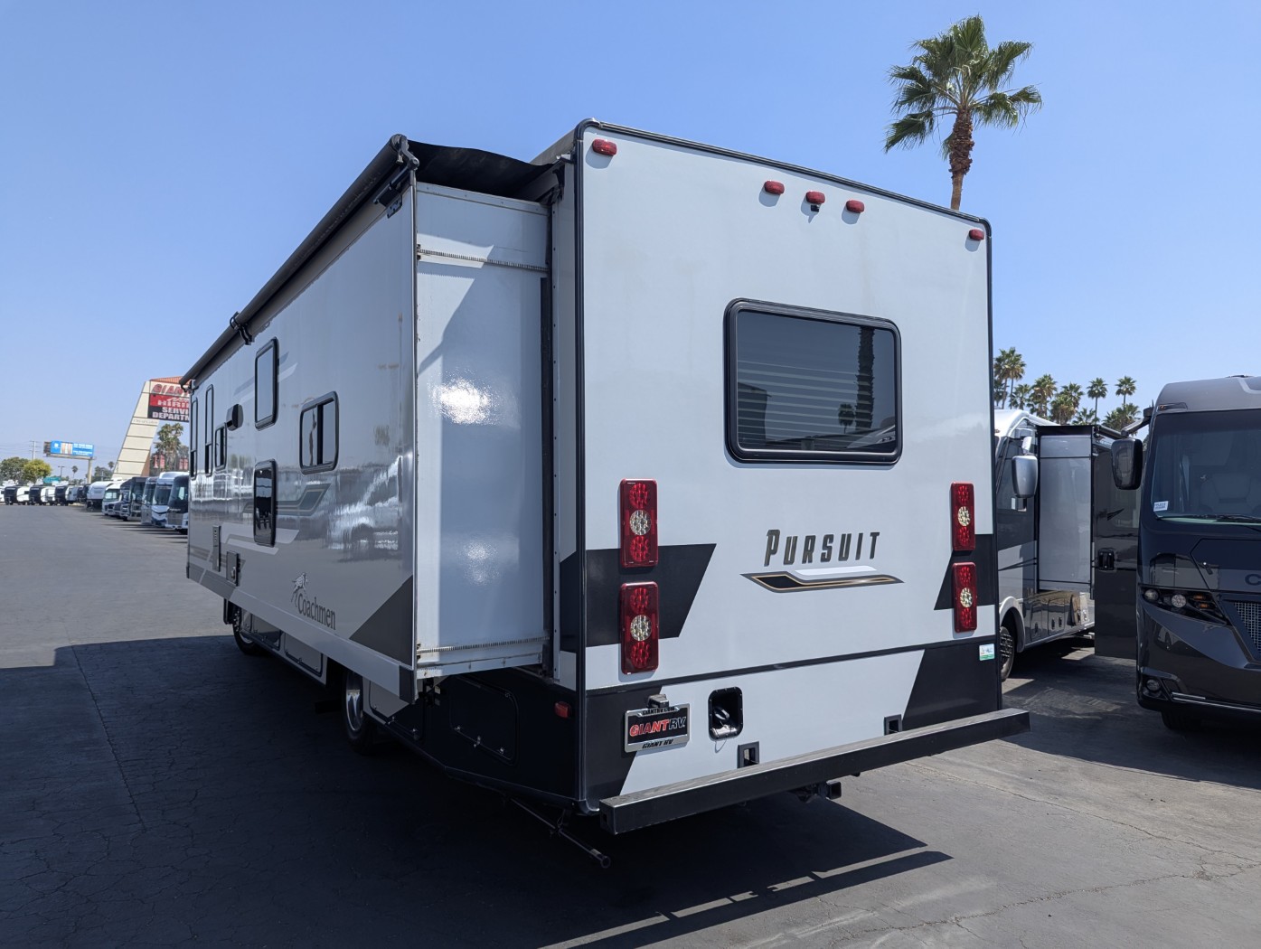 2023 Coachmen Pursuit 31BH - Image 3