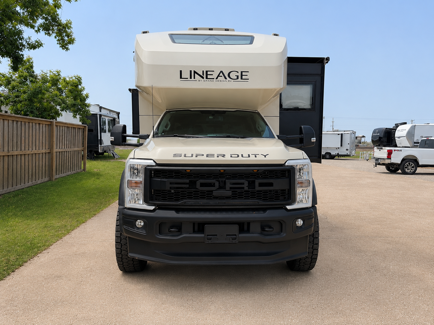 2027 Grand Design Lineage Series F 31ZW5 - Image 2