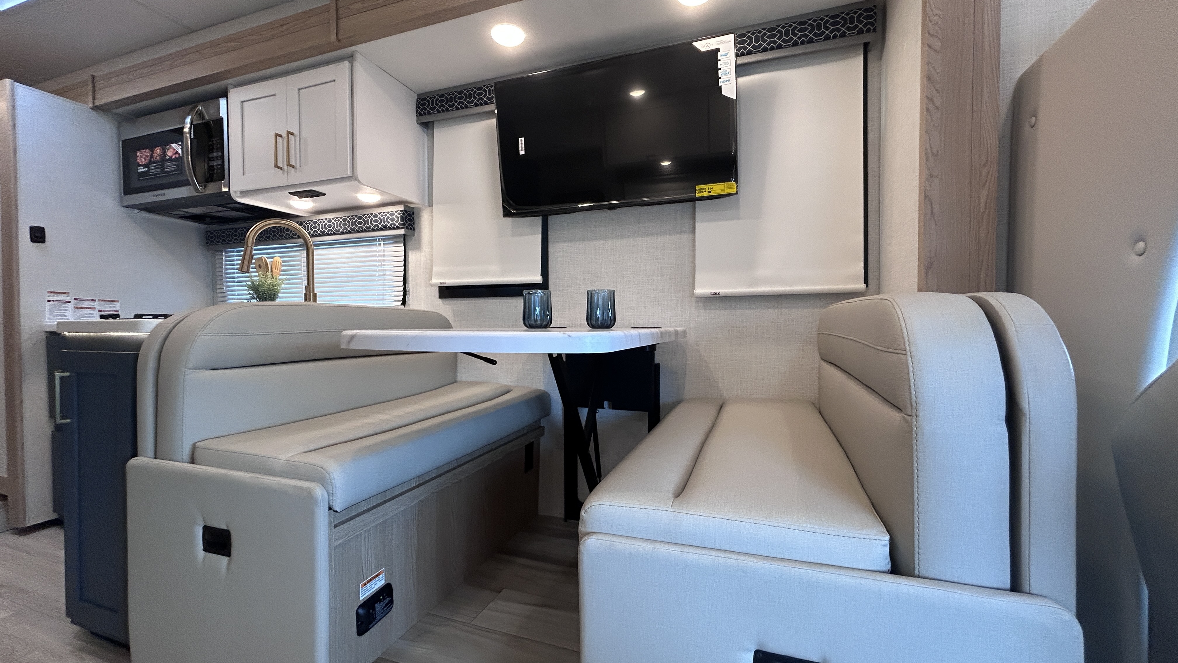 2026 Thor Motor Coach Quantum LF31 - Image 15