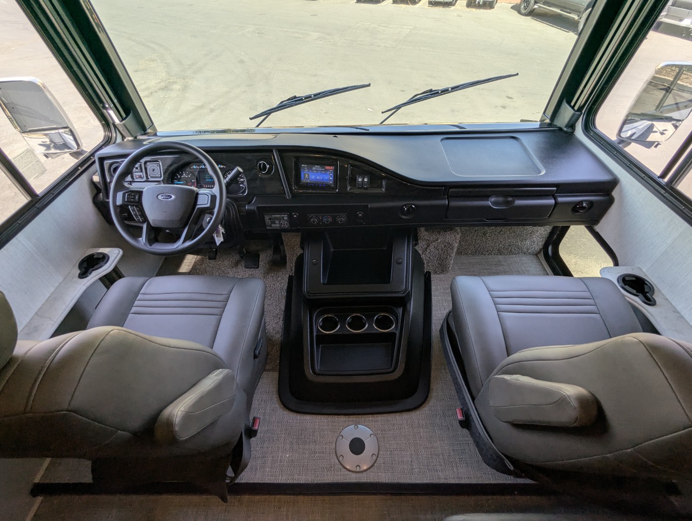 2026 Fleetwood Flair 28A - Image 8