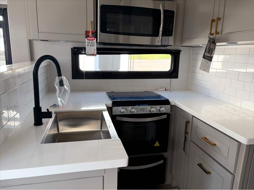 2027 JAYCO NORTH POINT 391TBBH - Image 10