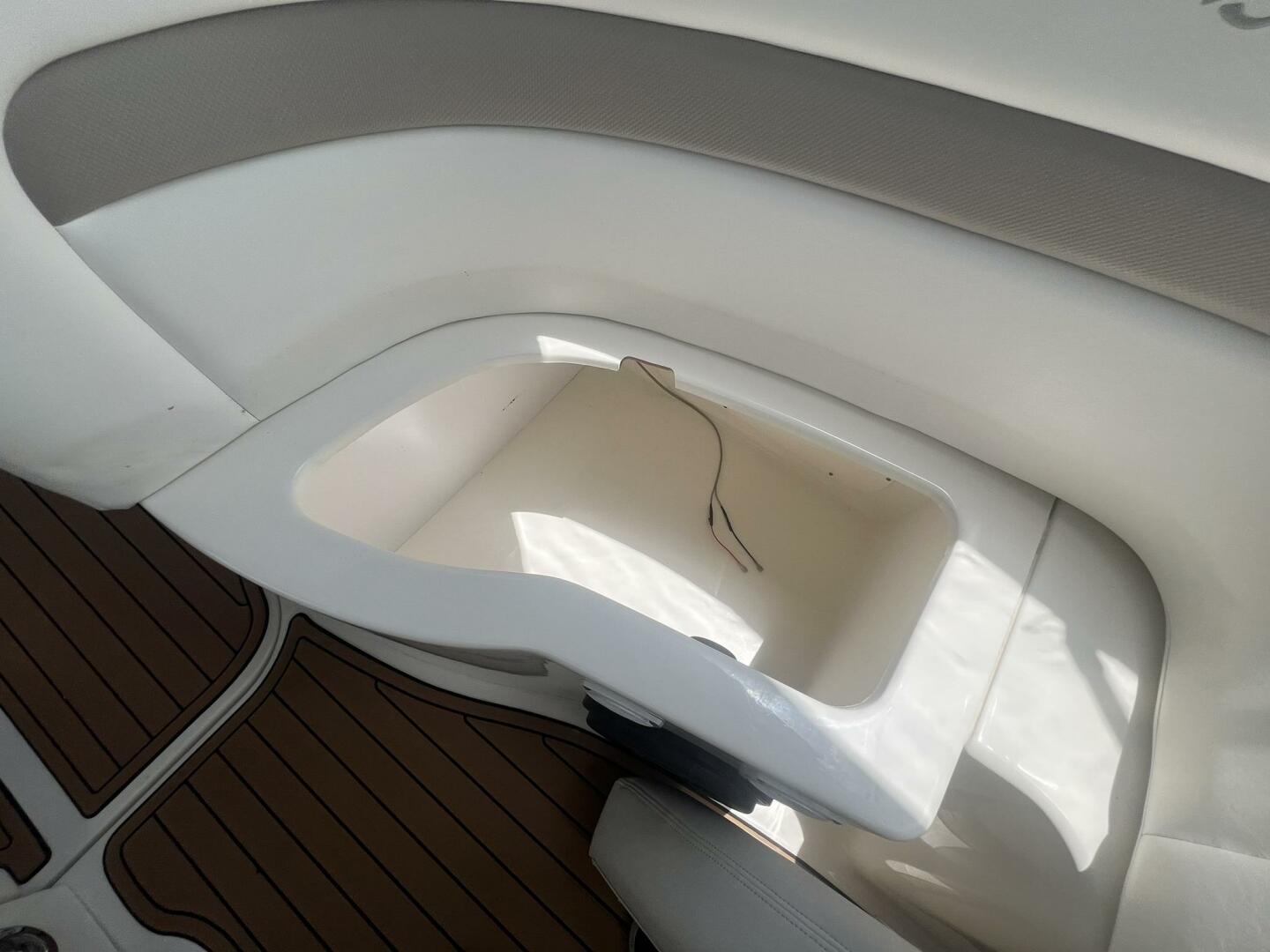2003 Sea Ray 320 Sundancer - Image 34