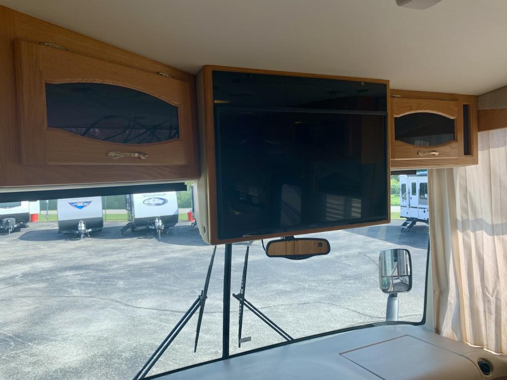 2005 MOUNTAIN AIRE 3778-WORKHORSE - Image 15