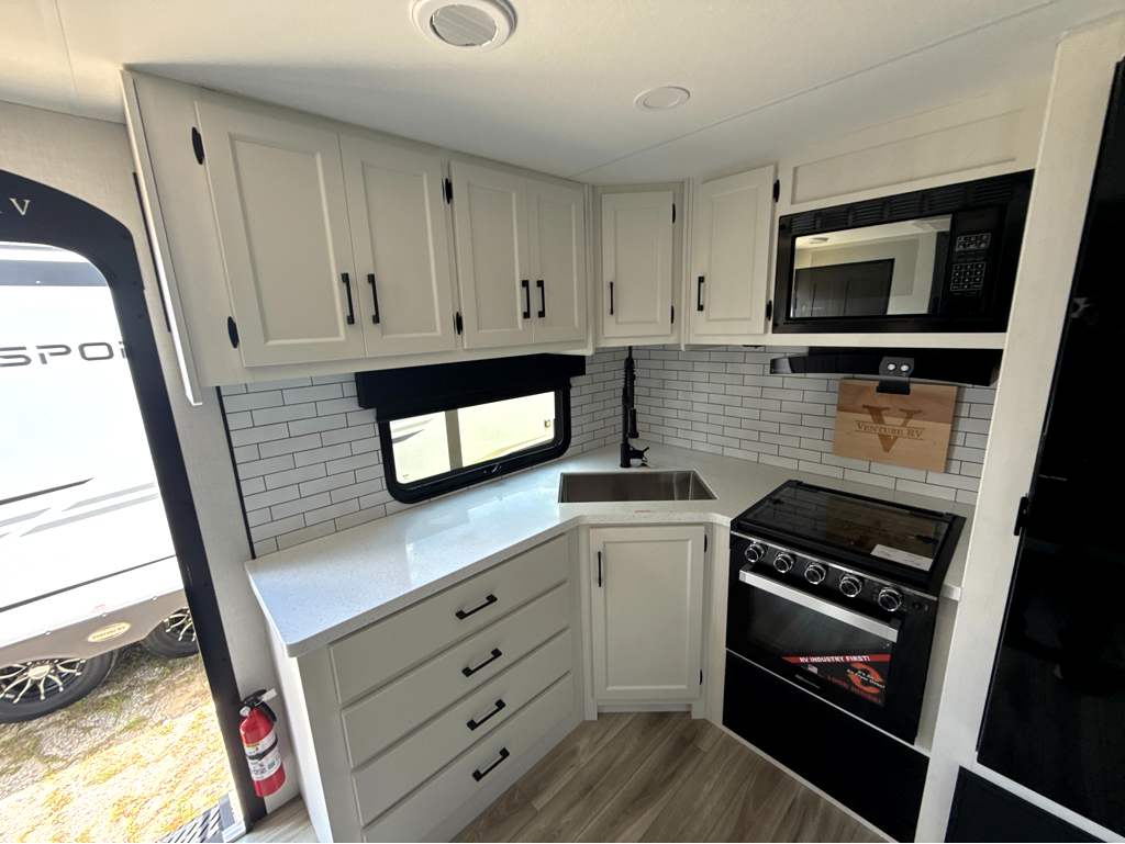 2026 VENTURE RV SPORTTREK 272VRK - Image 12