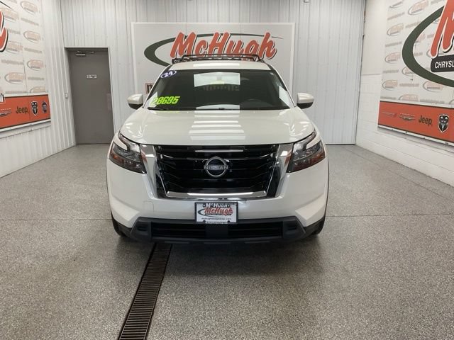 2024 Nissan Pathfinder Utility 4D SV 4WD - Image 2