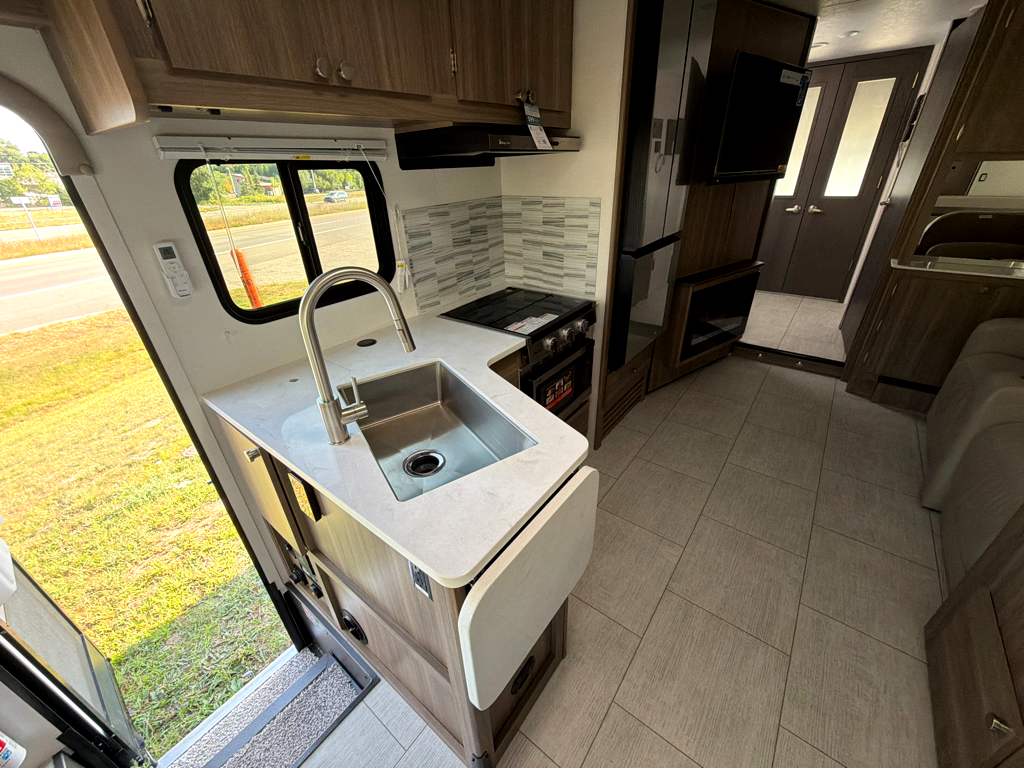 2027 Coachmen Freelander 30RS - Image 4
