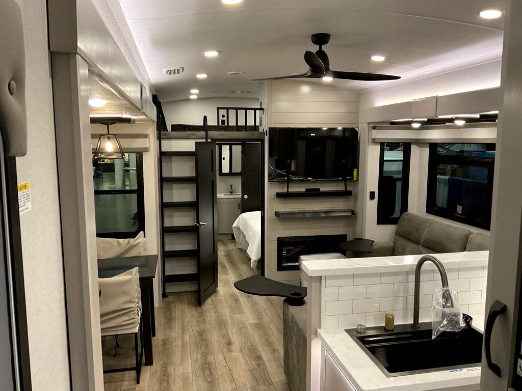 2026 JAYCO NORTH POINT 395 DSDB - Image 36