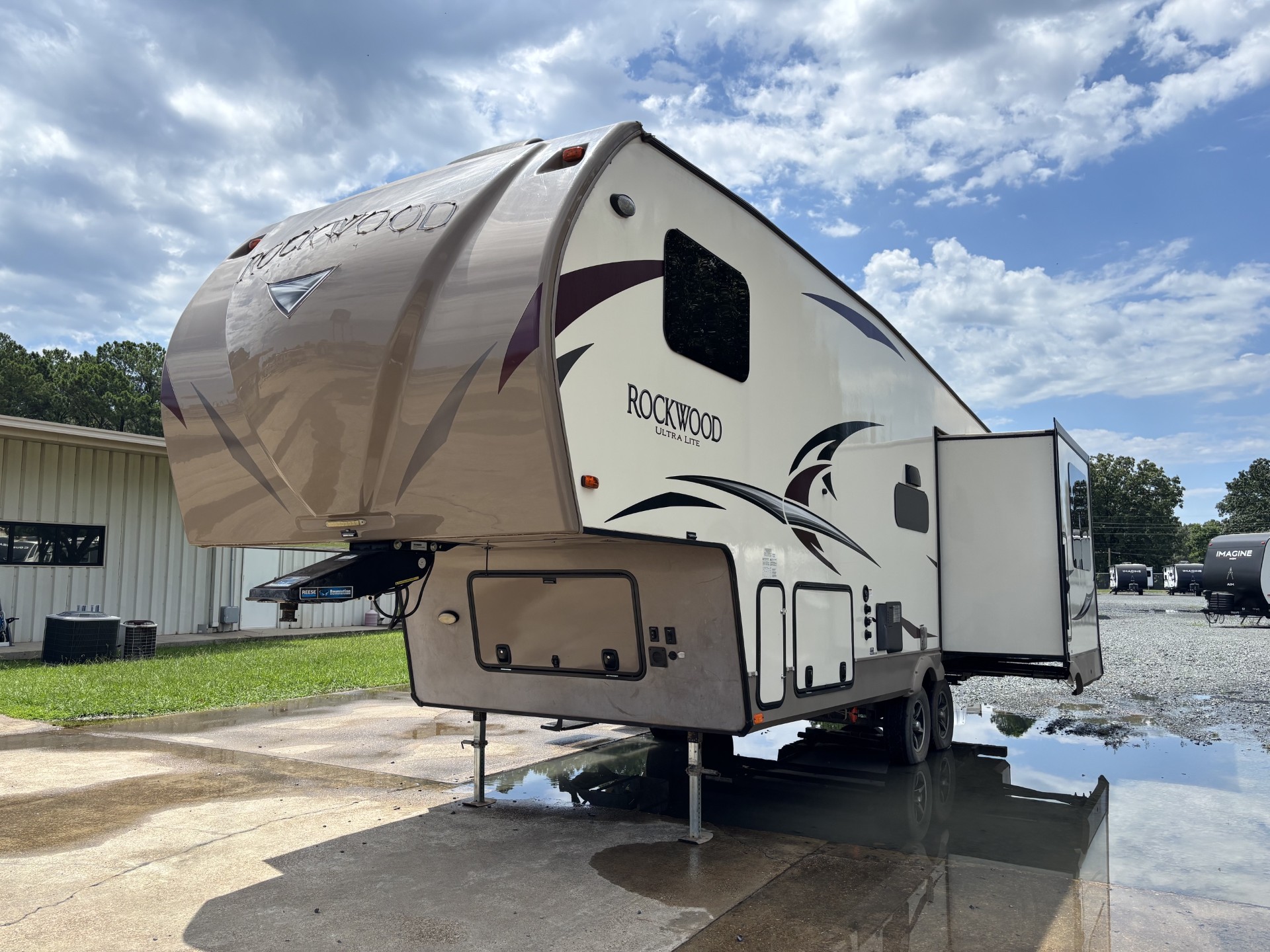 2018 Forest River Rockwood Ultra Lite 2650WS - Image 4