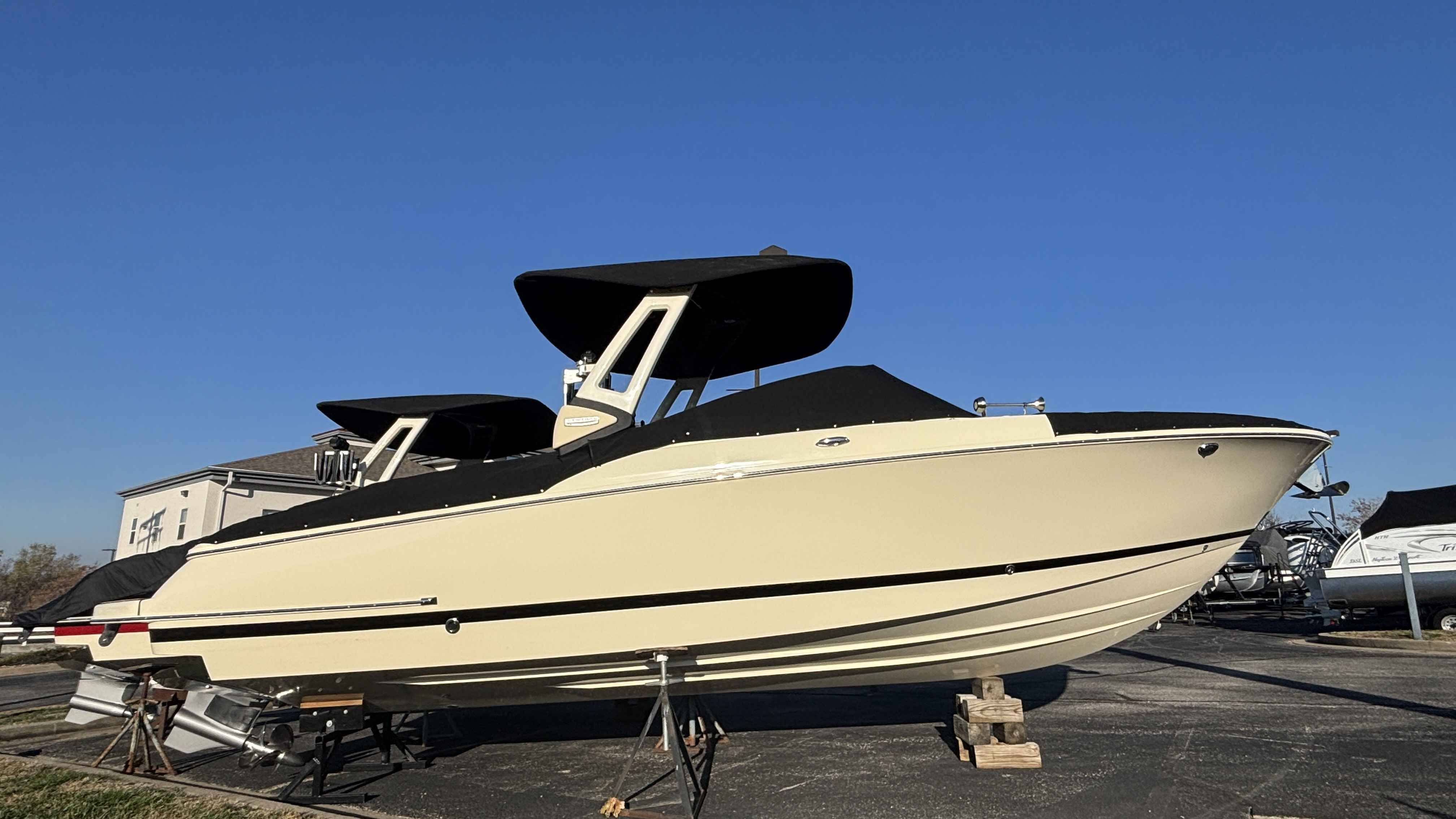 2026 Chris Craft SPORTSTER 28 Sterndrive - Image 56