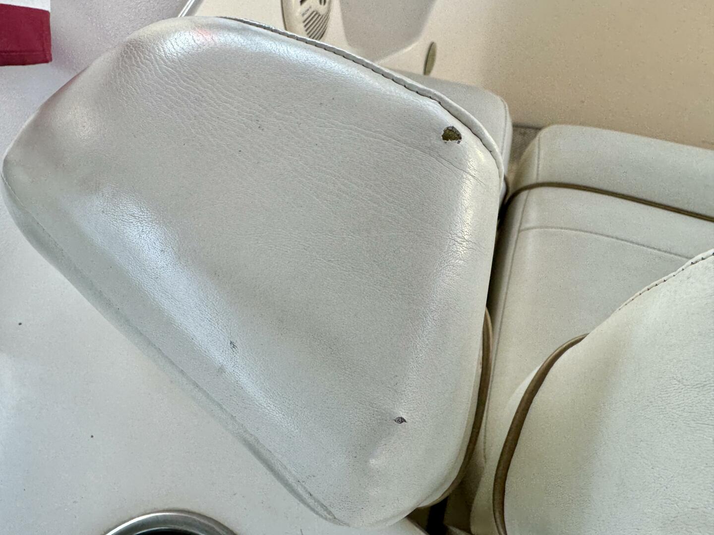 2004 Rinker 342 Fiesta Vee - Image 196