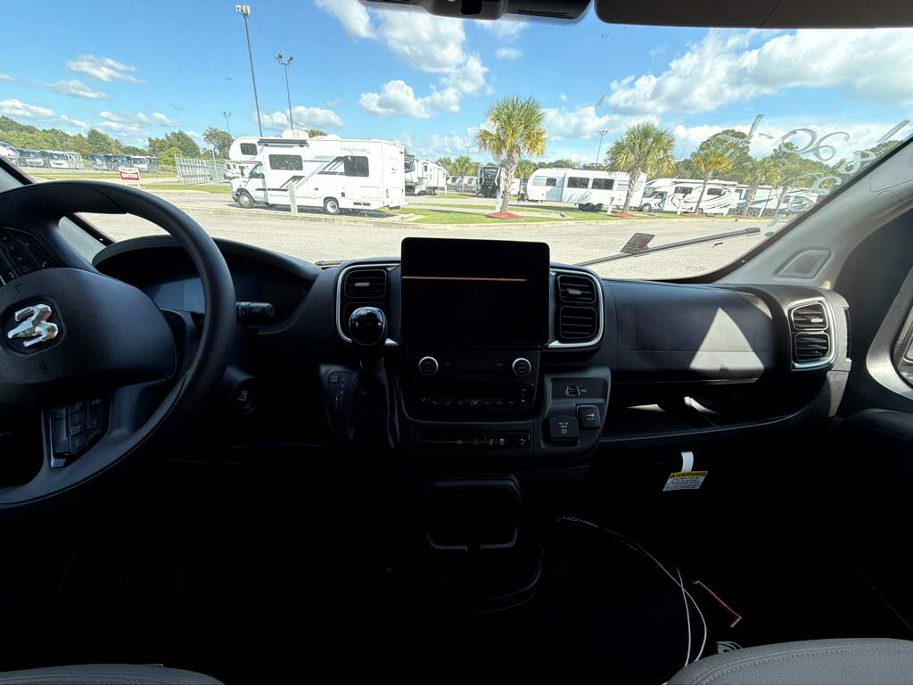 2027 THOR MOTOR COACH SEQUENCE 20L - Image 17