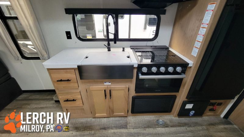 2023 Forest River Cherokee Grey Wolf 26MBRR - Image 12