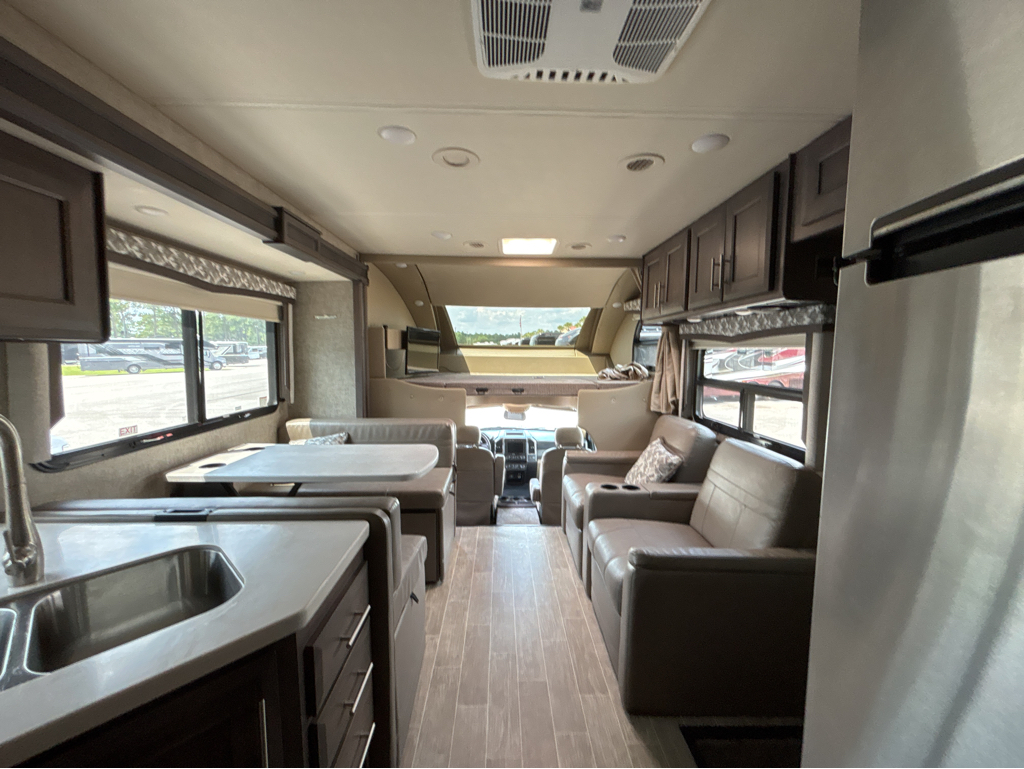 2021 Thor Motor Coach OMNI BH35 - Image 23