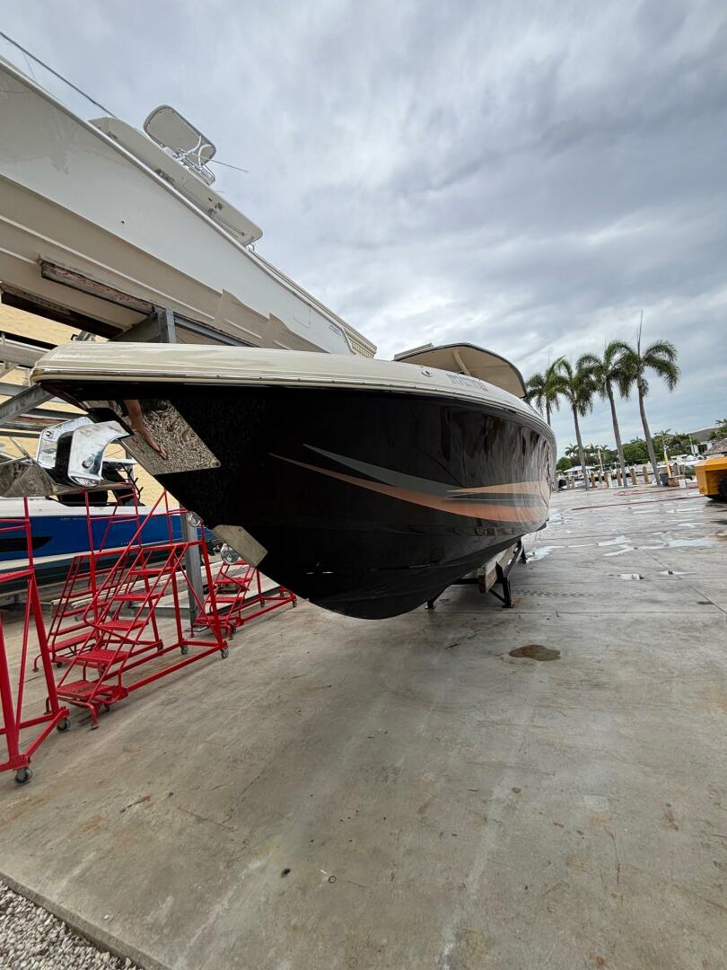 2013 Statement 35 Center Console - Image 5