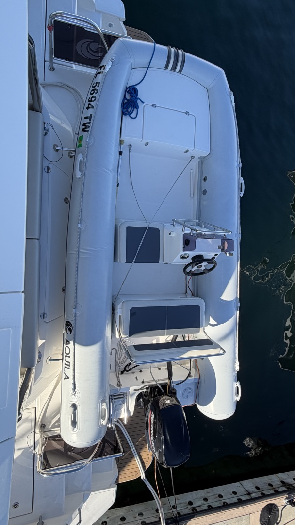 2025 Aquila 54 ENCLOSED BRIDGE - Image 76