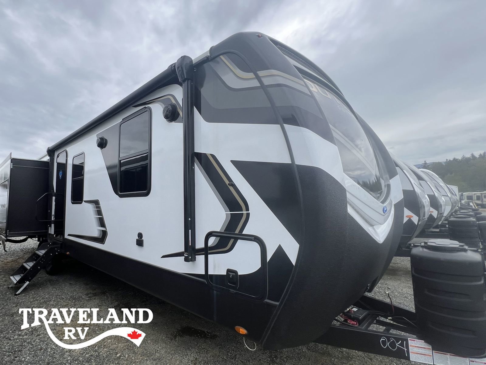 2025 Keystone Outback 332ML - Image 1