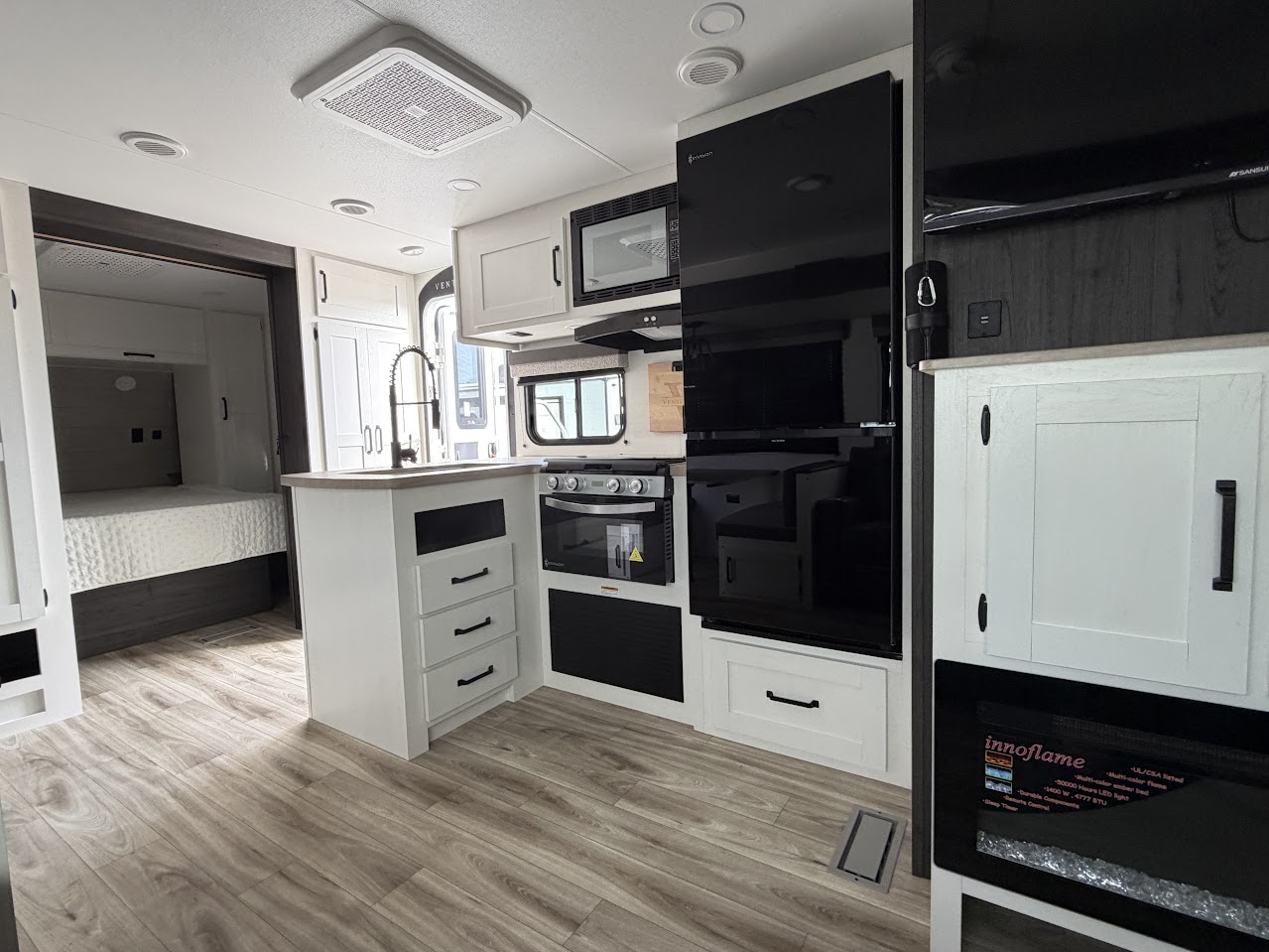 2027 VENTURE RV SIENNA 281VQB - Image 20