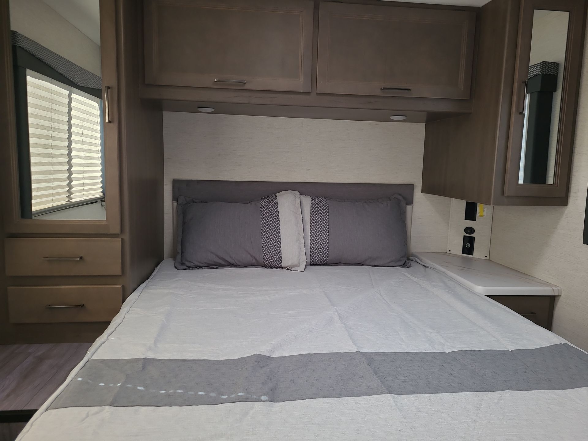 2025 Thor Motor Coach Four Winds 31MV - Image 23
