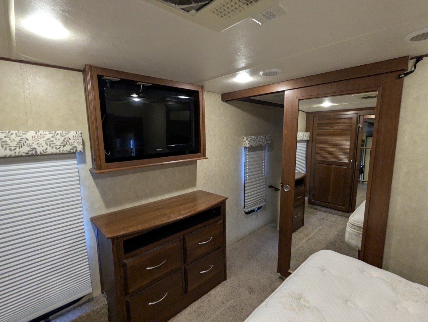 2013 Palomino Columbus 320RS - Image 8