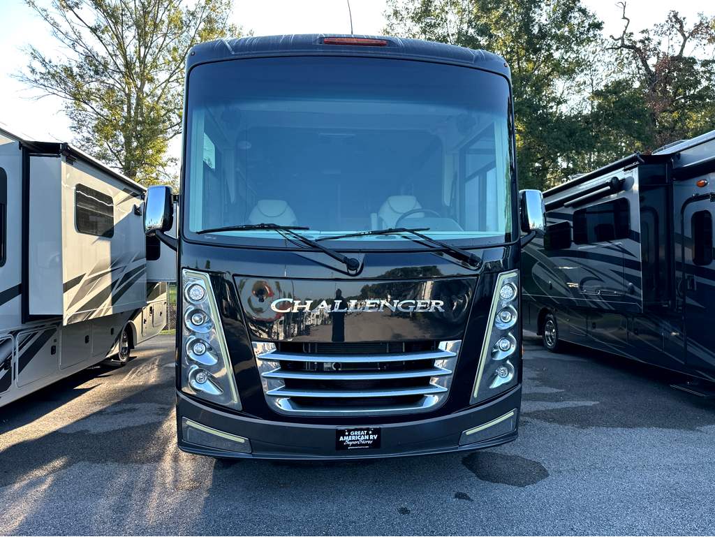 2023 THOR MOTOR COACH CHALLENGER 37DS - Image 2