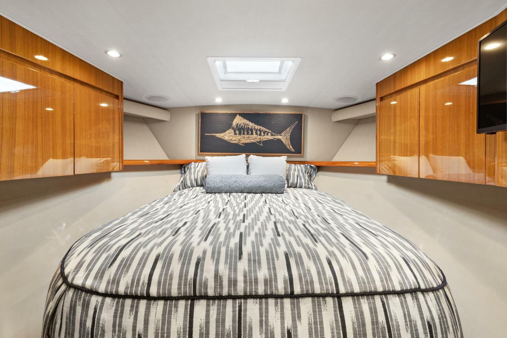 2015 Viking 46 Convertible - Image 16