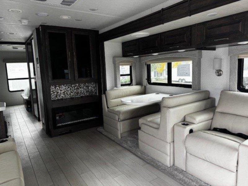 2026 Entegra Coach Accolade XL 37M - Image 12