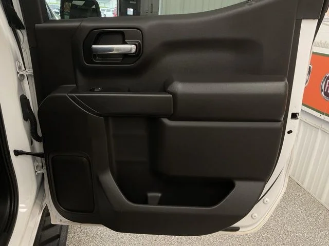 2022 Chevrolet Silverado 1500 Crew Cab Custom Trail Boss 4WD - Image 20