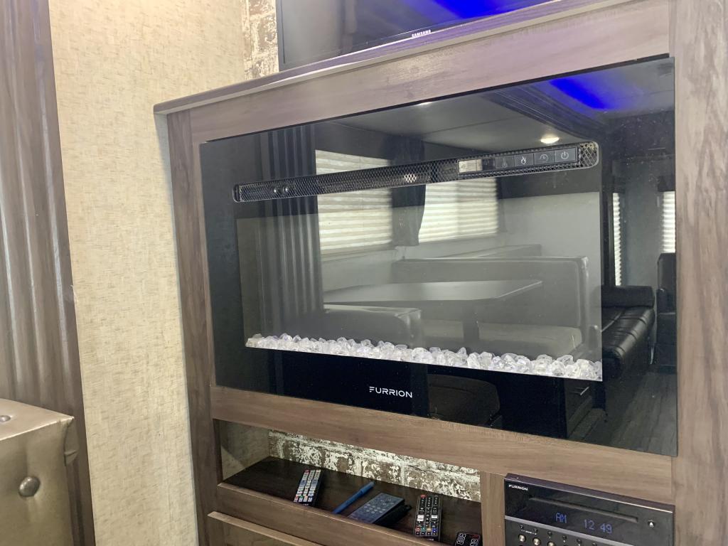 2019 FOREST RIVER 26RL - Image 19