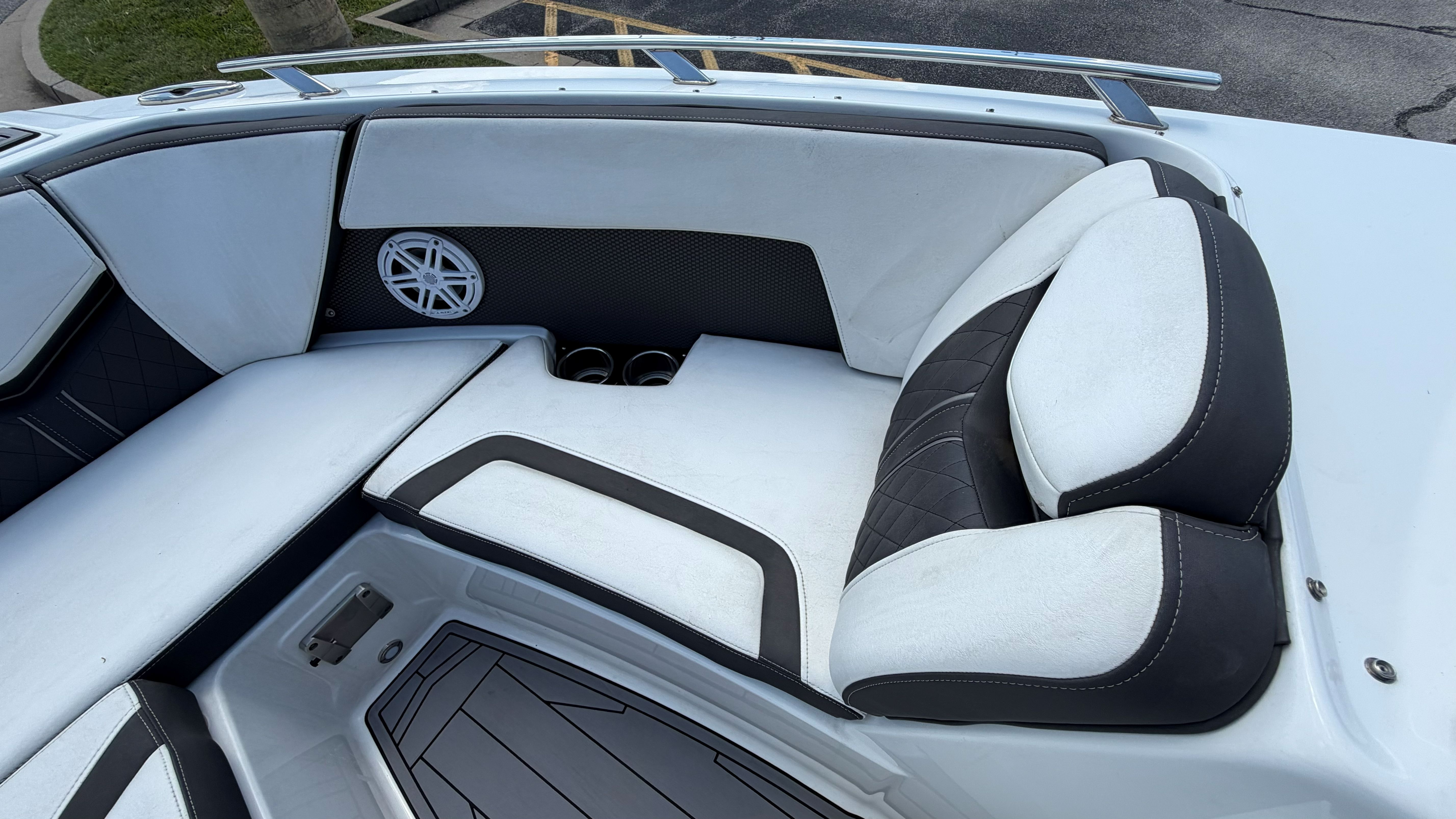 2023 Monterey 238 Super Sport - Image 39