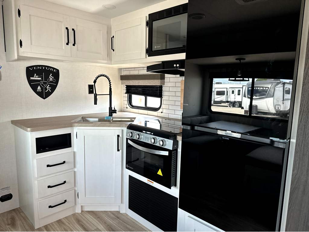 2027 VENTURE RV SIENNA 271VBH - Image 13