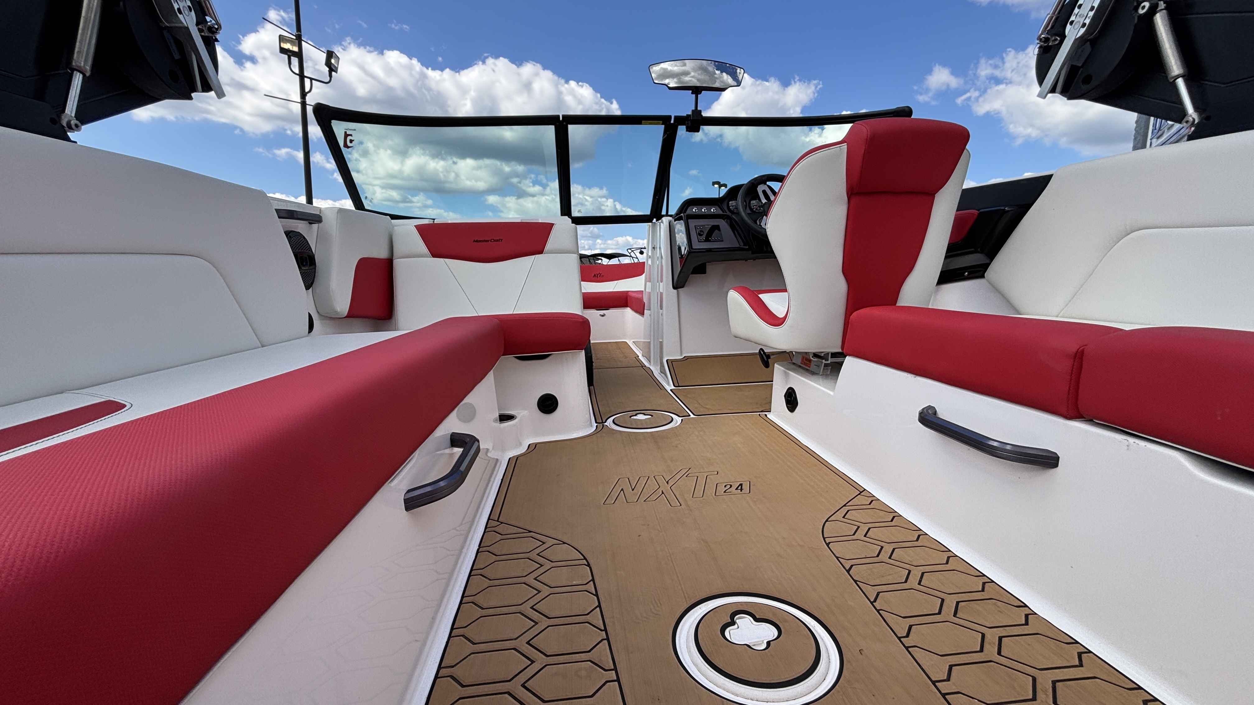 2023 MasterCraft NXT24 - Image 15