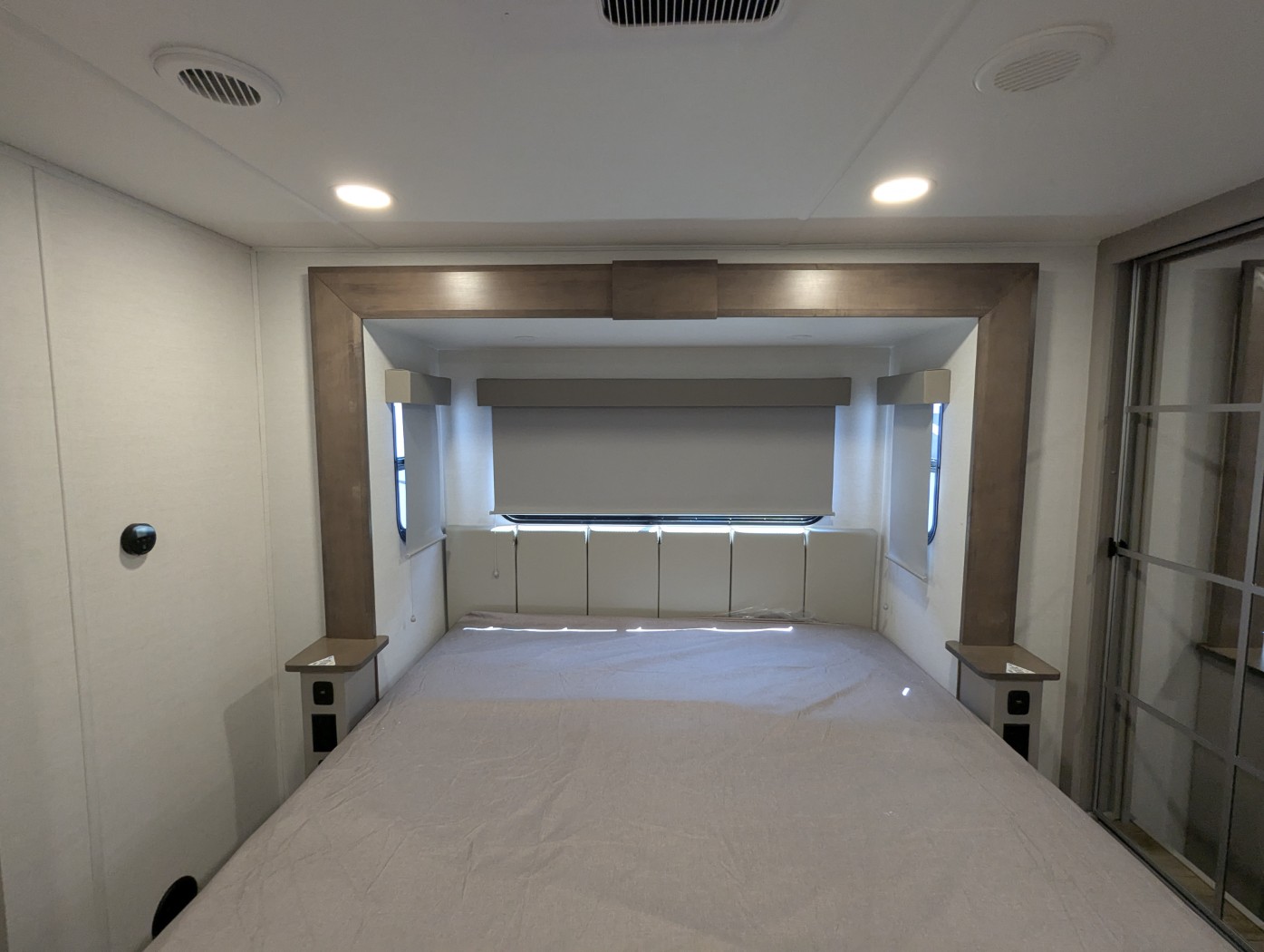 2026 Alliance RV Avenue 332RL - Image 13
