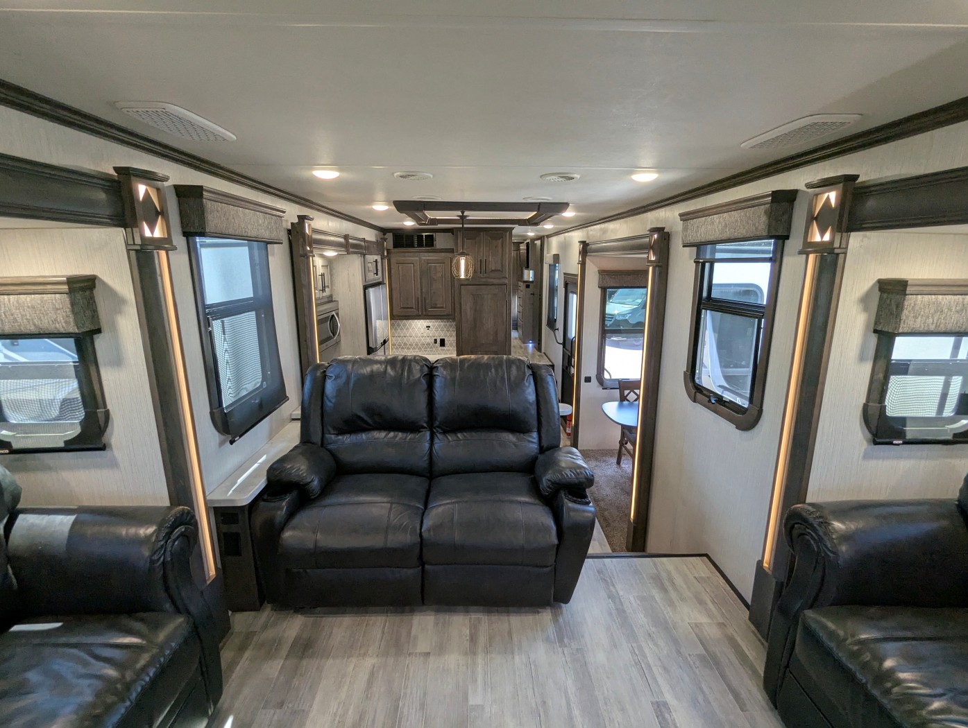 2020 Heartland Bighorn BH 3985 RRD - Image 30