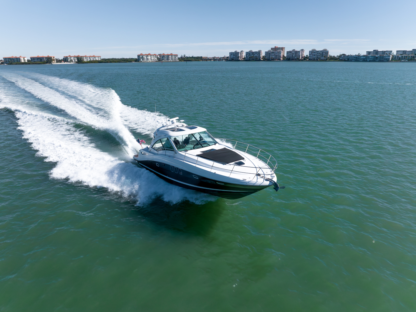 2010 Sea Ray 50 SUNDANCER - Image 13