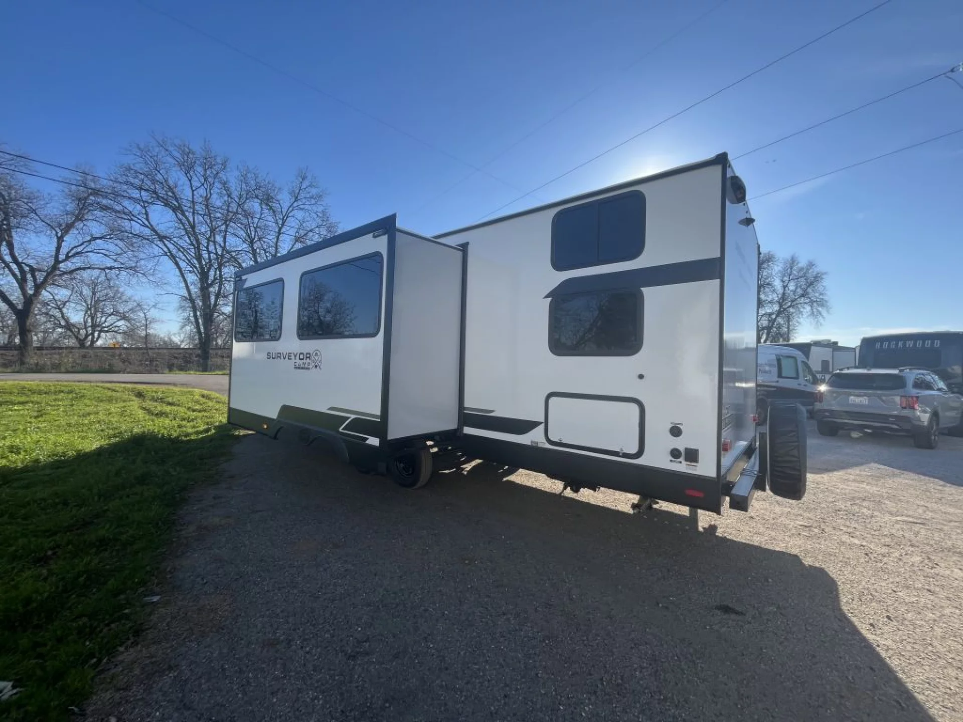 2026 FOREST RIVER SURVEYOR LEGEND 27 CAMP - Image 7