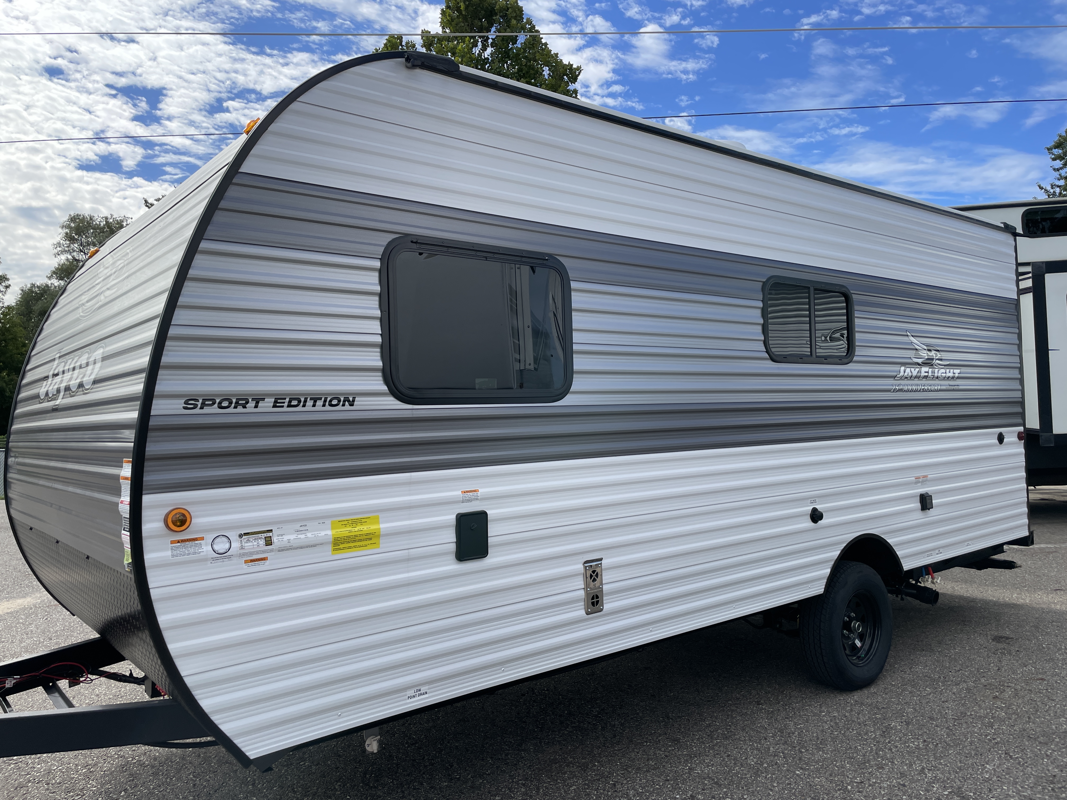 2027 Jayco Jay Flight SLX 172DB - Image 4