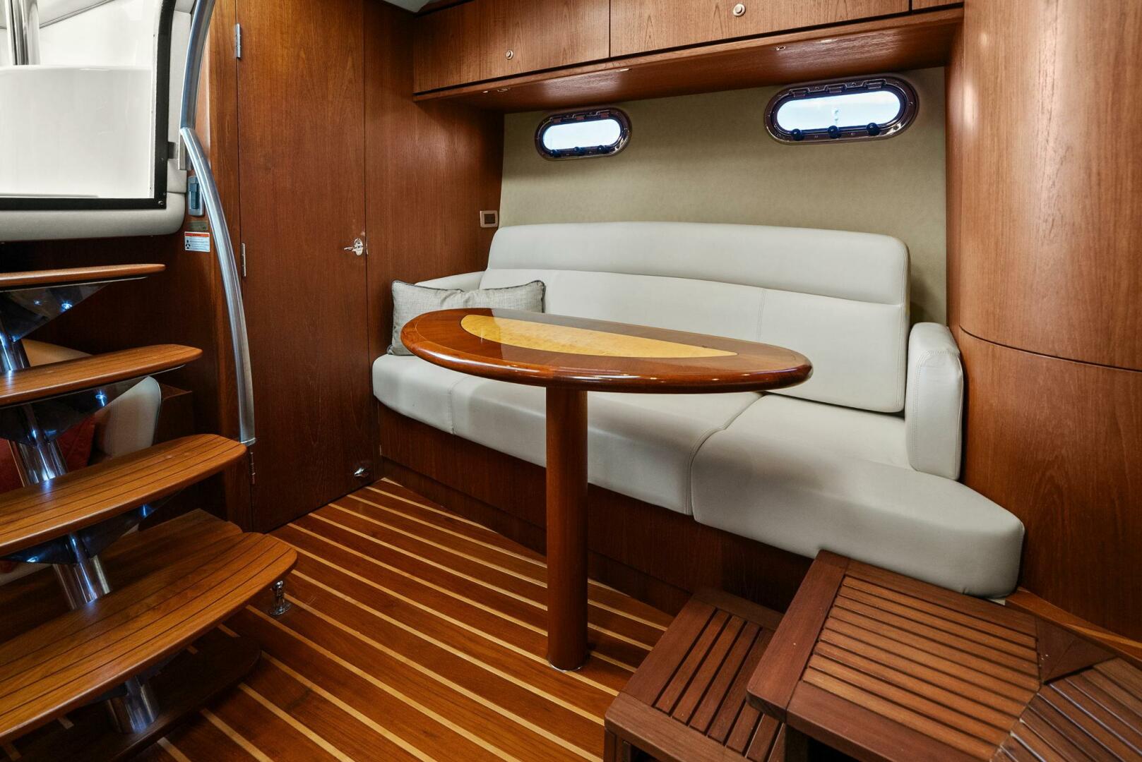 2008 Tiara Yachts 3500 Sovran - Image 6