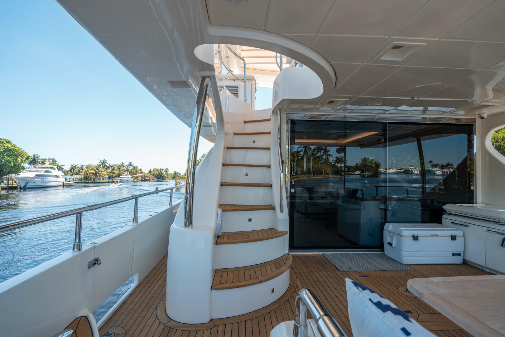 2010 Azimut 75 Fly - Image 10
