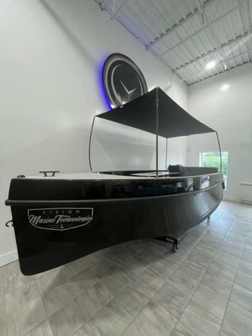 2024 Vision WX Tritoon - Image 21