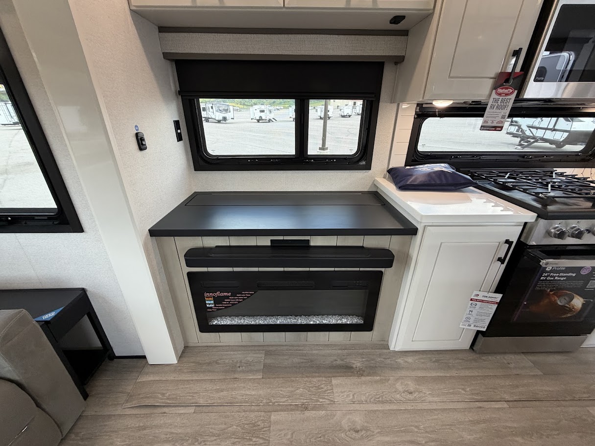 2027 JAYCO PINNACLE 32RLTS - Image 17