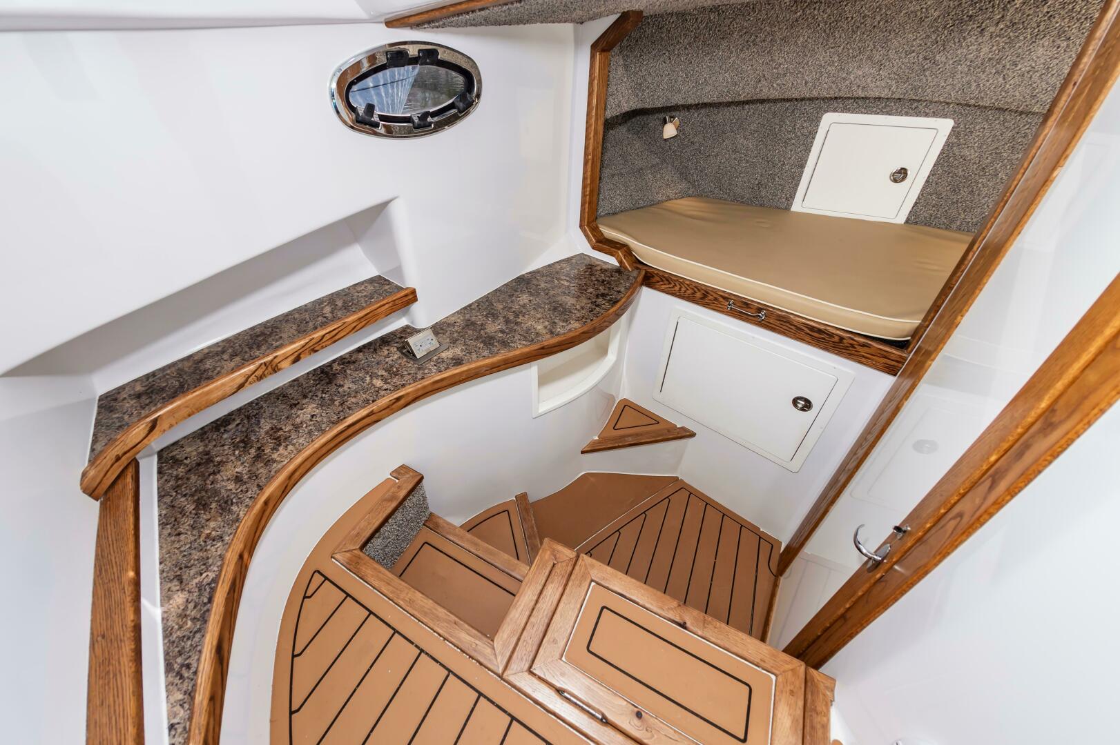 2024 Custom Chesapeake Bay Built Custom 33' - Image 41